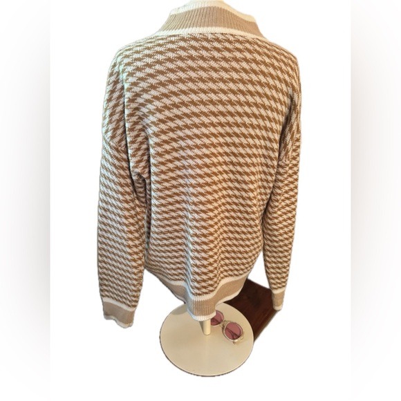 Calvin Klein women’s sweater - Picture 2 of 3